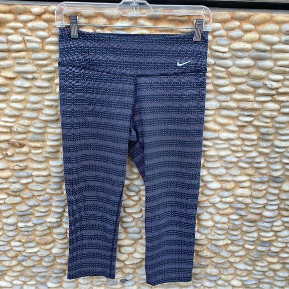 Nike Legend Black Dri-Fit Cotton Tight Capri Zig Dot Leggings. Size Small. EUC! - Picture 3 of 7
